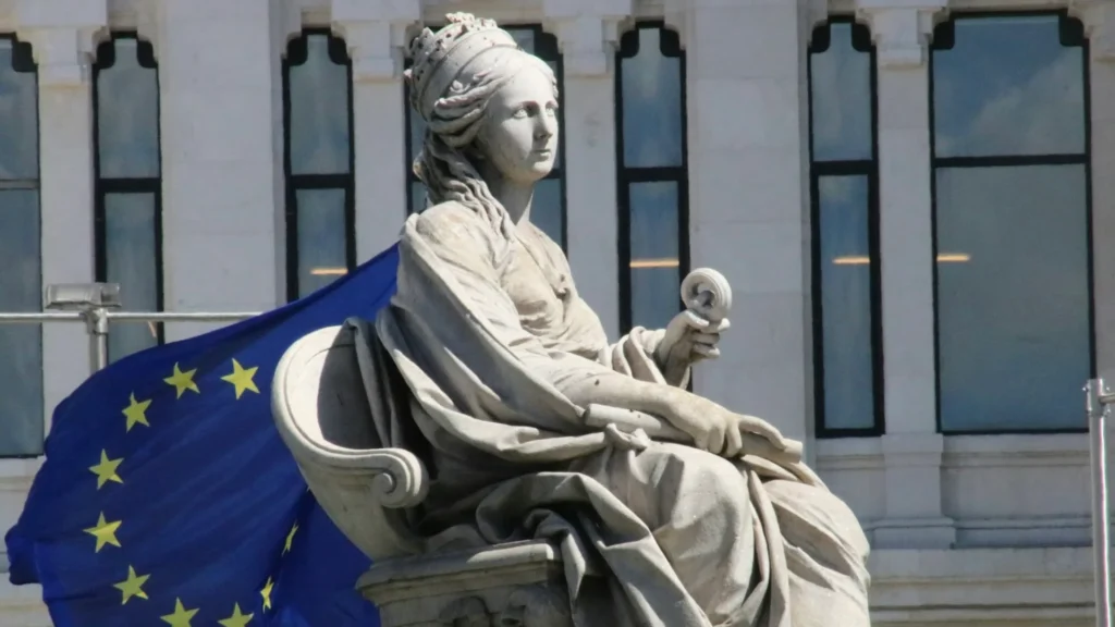 Большинство испанцев считают, что членство в Европейском союзе помогает стране успешнее справляться с будущими вызовами.