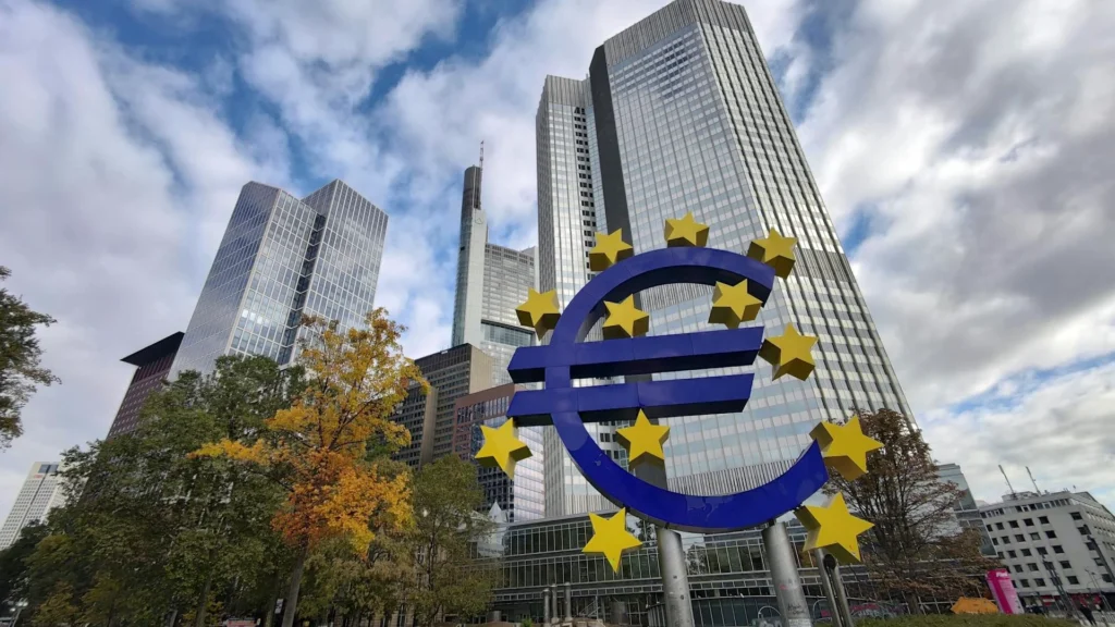 Испания заявила о намерении сохранить присутствие в руководстве Европейского центрального банка после ухода Луиса де Гиндоса с поста вице-президента