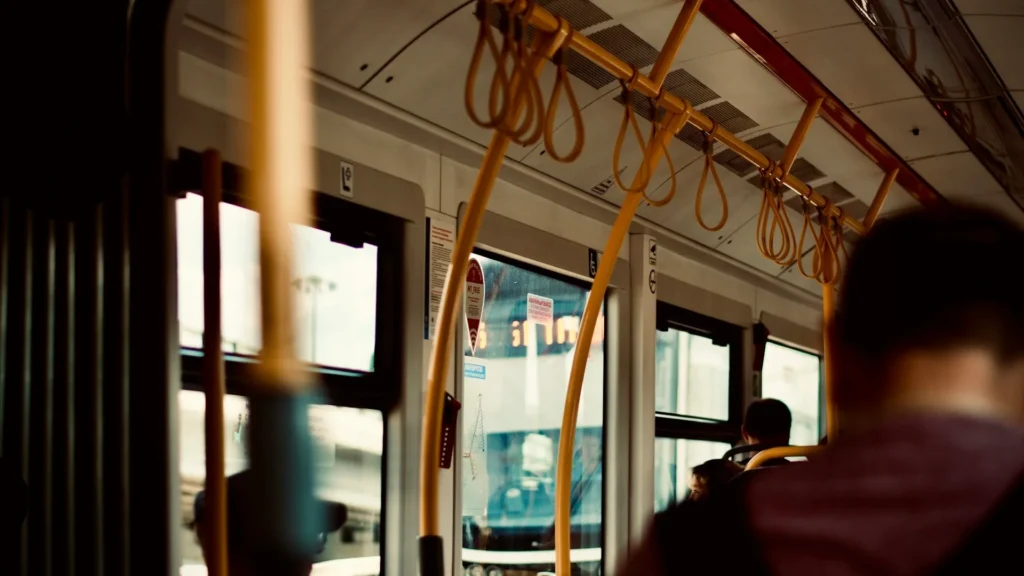 Испания запускает национальный транспортный абонемент за €60 в месяц.