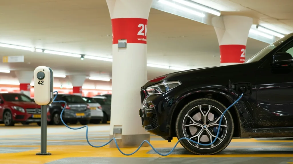 Испания инвестирует в зарядную инфраструктуру и производство электромобилей