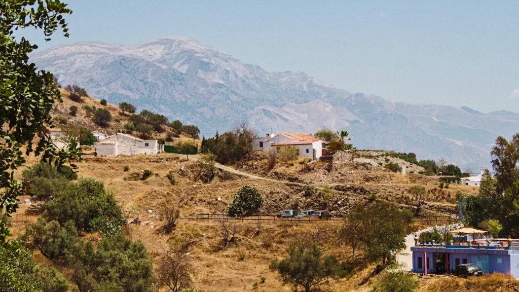 Вид на деревню в горной Испании