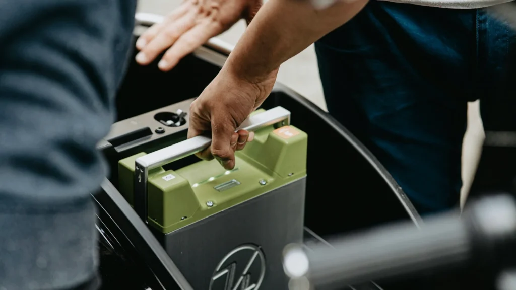 Seat и Cupra открыли завод по сборке батарейных систем в Испании