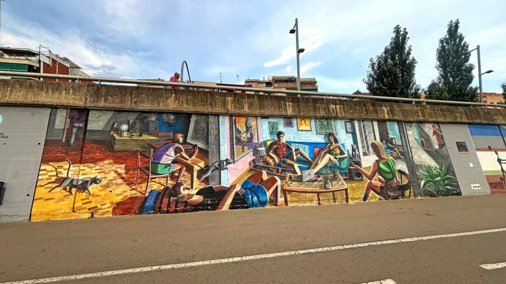 Муралы на стене музея DesArt