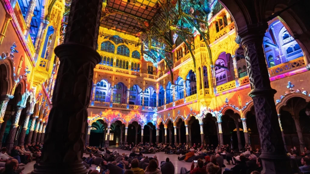 Иммерсивное шоу в церкви