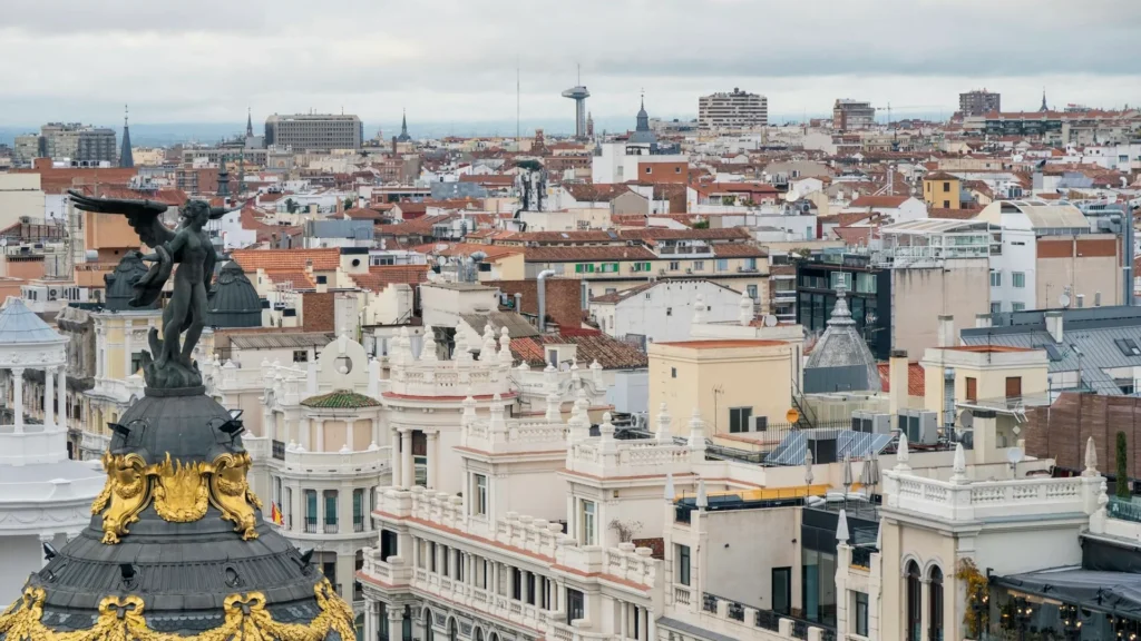 Вид на Мадрид с крыши дома