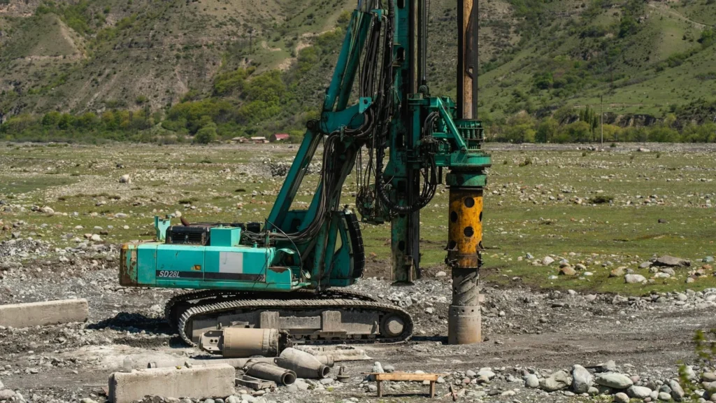 Бурение геотермального источника, бур