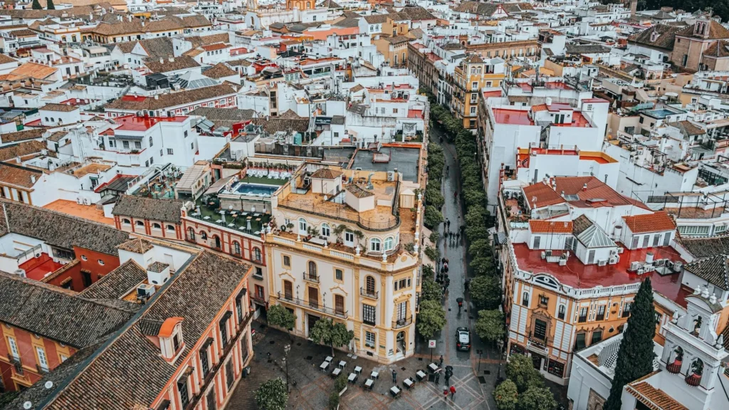 Вид на город в Андалусии с высоты