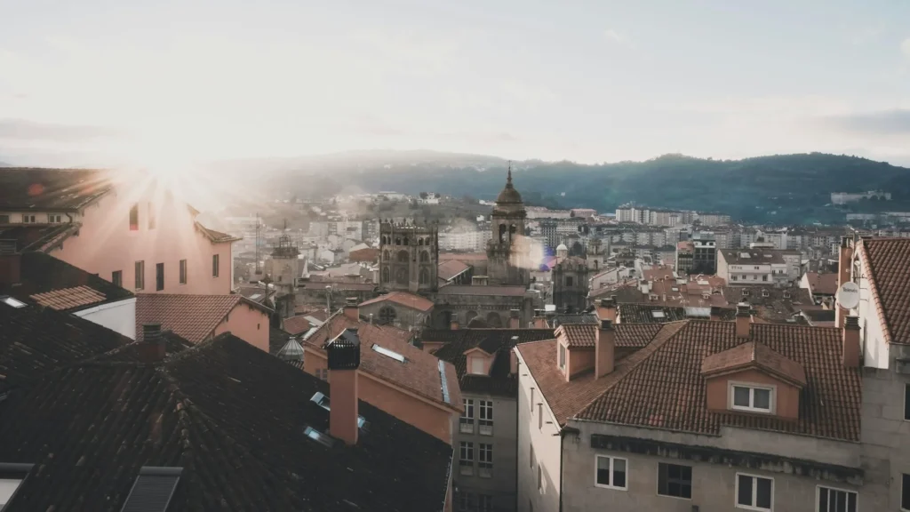 вид на Оренсе на рассвете