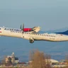 Самолет компании Air Serbia на взлете