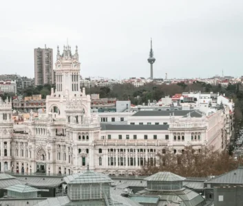 Архитектура Мадрида, флаг испании