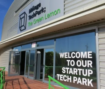 Приветственная табличка на въезде в Malaga TechPark