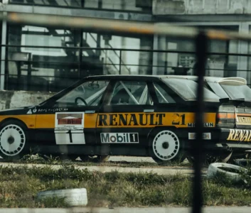 гоночный автомобиль Renault
