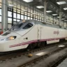 Скоростной поезд Renfe на вокзале